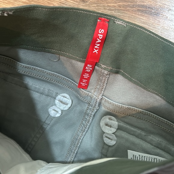 SPANX TWILL CARGO PANTS WOMEN SIZE XS PETITE CAMO NEW - Picture 5 of 10
